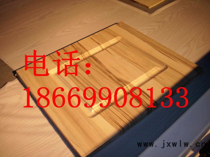 供應(yīng)真空吸塑覆膜機、熱轉(zhuǎn)印吸塑機、展鴻覆膜機、臨沂pvc吸塑機 皮革軟包吸塑機