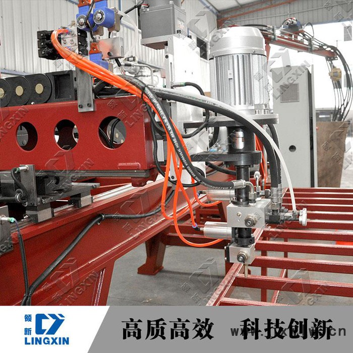 供應領新聚氨酯電柜門板澆注機 電柜門密封條發(fā)泡機