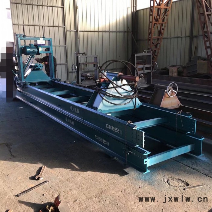 河北圓木車床 圓木銑床帶砂光 圓梁機(jī) 仿古建筑圓梁機(jī) 園林景觀建筑圓柱加工 古建筑圓梁加工