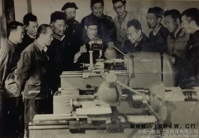 濟(jì)南CM6125 高精密儀表車(chē)床 數(shù)控車(chē)床 生產(chǎn)出售濟(jì)南一機(jī)經(jīng)濟(jì)型數(shù)控機(jī)床