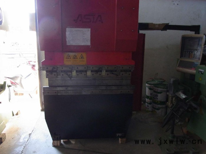 供應(yīng)二手35T/12500數(shù)控折彎機(jī)剪板機(jī)