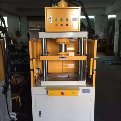 壓鑄產(chǎn)品沖壓設(shè)備 鋁鎂鋅合金產(chǎn)品沖邊機(jī) 沖壓水口切邊機(jī)，壓鑄件切邊機(jī)，油壓切邊機(jī)，壓鑄產(chǎn)品切邊機(jī)