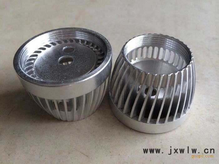 供應(yīng)蘇州大越p860磁力拋光機(jī)專業(yè)去毛刺專家--蘇州大越科技