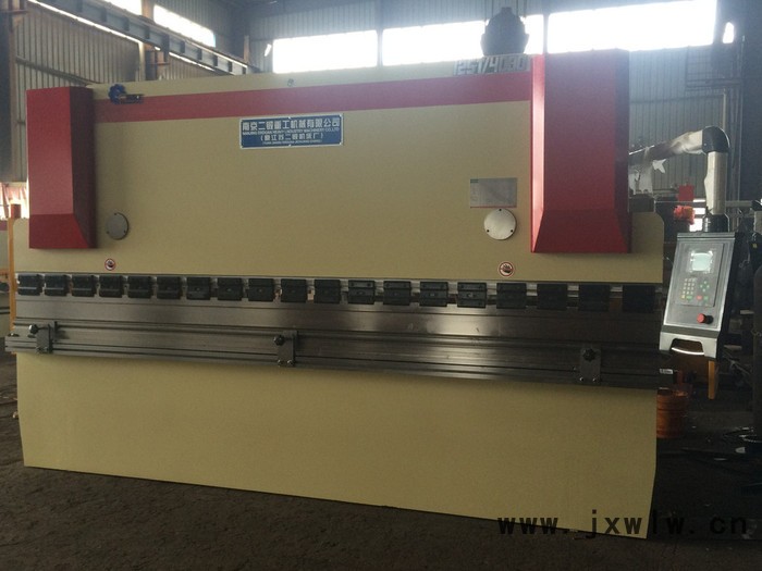 供應(yīng)南京二鍛重工WC67Y-125T/4000數(shù)控折彎機(jī)