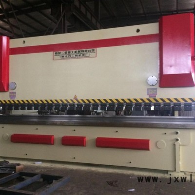 **WC67K-300T/6000數(shù)控折彎機(jī)，大型