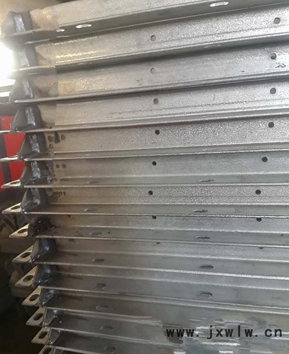 自動角鐵法蘭焊接機(jī) 全自動角鐵法蘭焊接設(shè)備