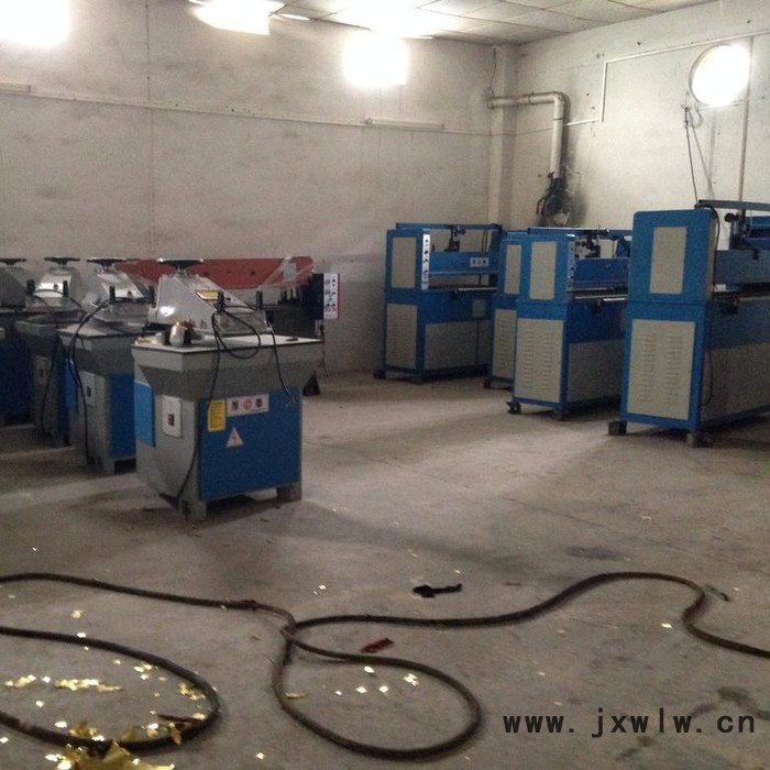 **東莞厚泰30~50T四柱龍門式油壓裁斷機(jī)落料機(jī)開(kāi)料機(jī)裁料機(jī)鞋機(jī)