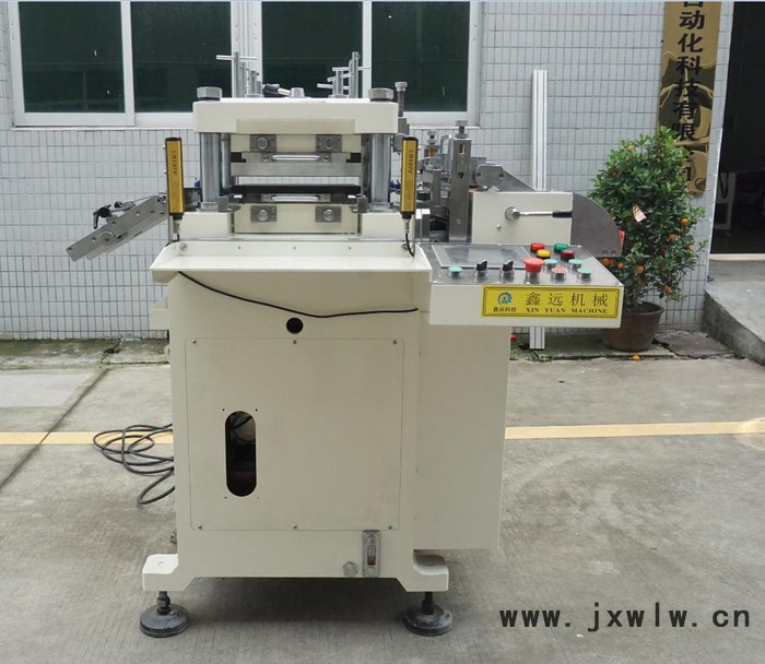 鑫遠(yuǎn)科技XY-300-350/420  高速套位模切機(jī)