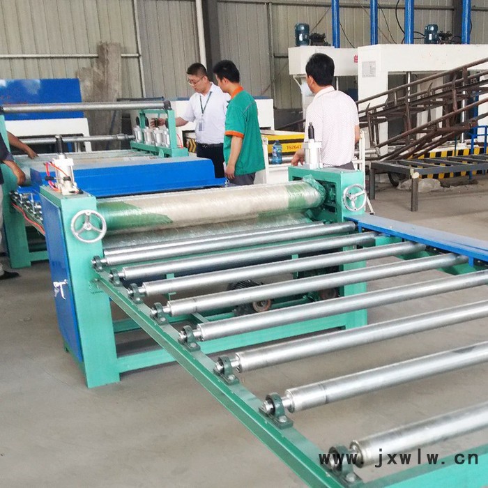 鋁箔貼面機(jī) 復(fù)合機(jī)貼紙機(jī)  瑞鑫信譽(yù)保證 特價(jià)批發(fā)