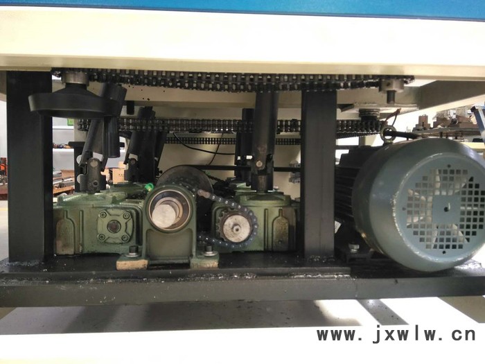 格瑞特GYJ-01 電控型滾壓復合機，隔熱條與型材更加貼合