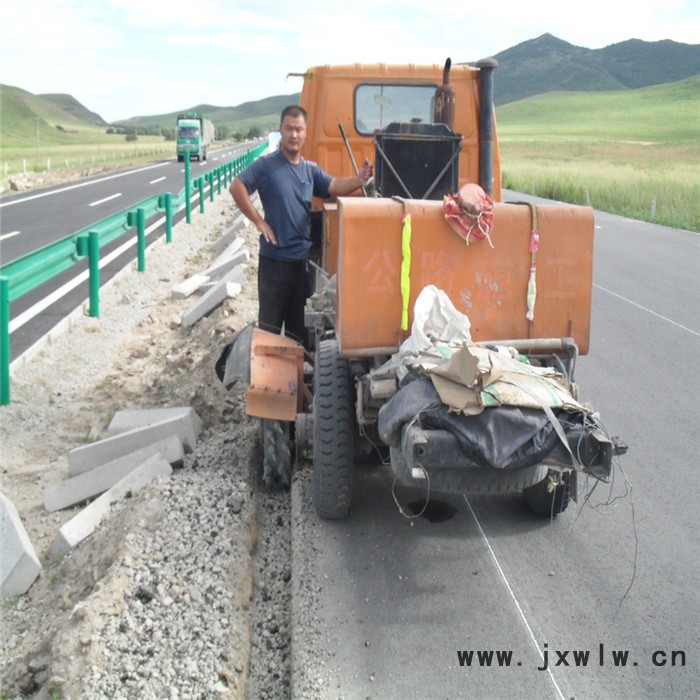 供應(yīng)專業(yè)路沿石開槽機(jī) 路緣石開槽機(jī) 路邊石開槽機(jī)