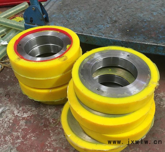 包裝機(jī)聚氨酯膠輪 分切機(jī)膠輥包膠 拉絲機(jī)膠輥 熱收縮膜膠輥