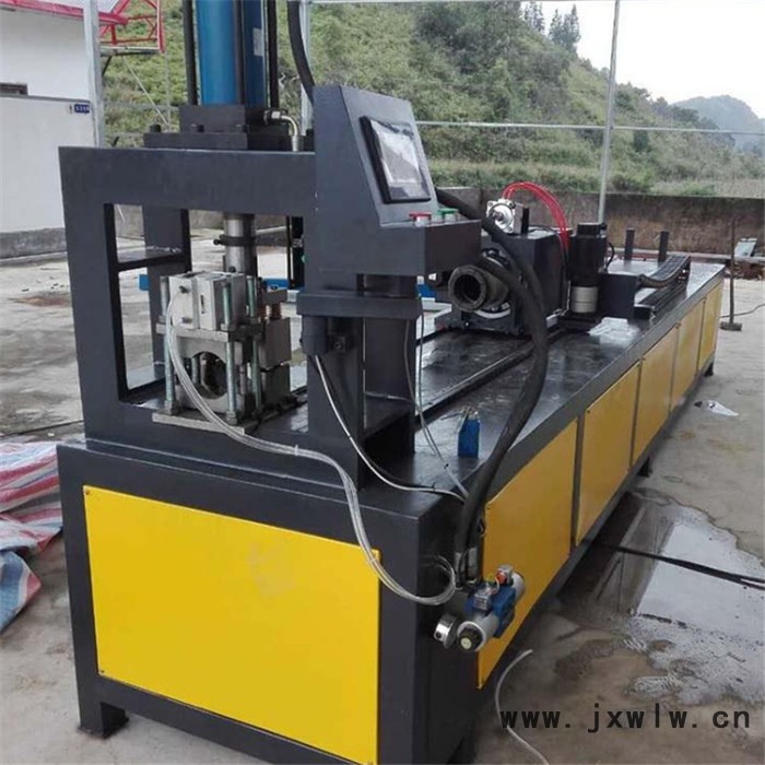 數(shù)控小導管打孔機貴州益工液壓數(shù)控小導管打孔機