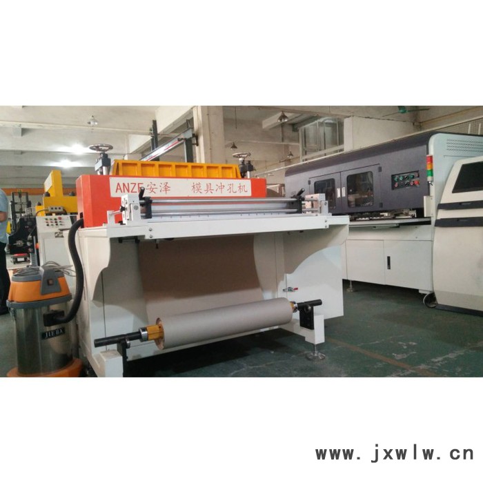 紡織布料花樣模具沖孔機(jī) 數(shù)碼沖孔機(jī) 紡織布料打孔機(jī)