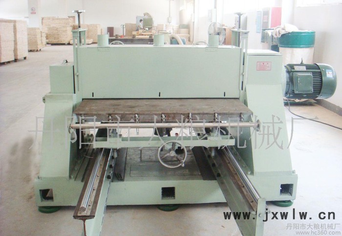 便宜又實(shí)用的多片鋸床、木板開(kāi)槽機(jī)（開(kāi)槽專(zhuān)用）