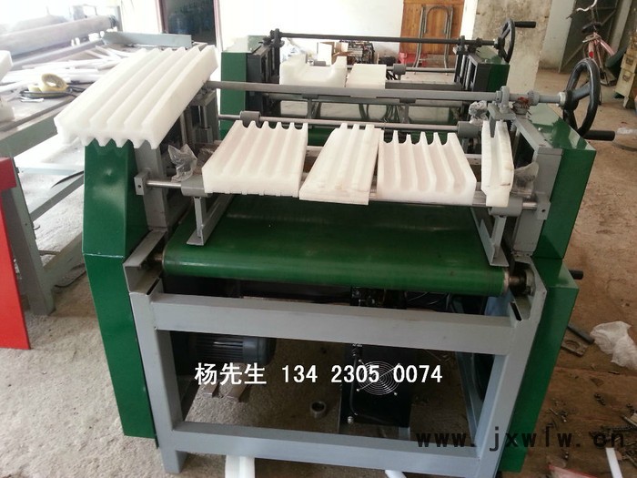 供應(yīng)萬川800L珍珠棉開槽機(jī)，珍珠棉開槽機(jī)價(jià)格，珍珠棉開槽機(jī)廠家