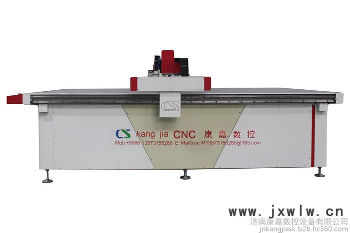 汽車腳墊設備切割機_康嘉數(shù)控