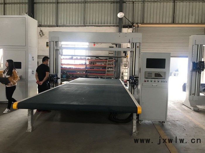 廠家供應(yīng)無(wú)錫聚氨酯軟泡沫乳膠快速數(shù)控切割機(jī)