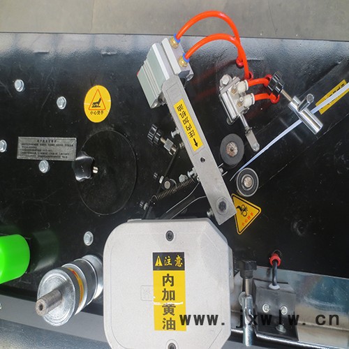 鴻鑫三友**封邊機(jī) 家具裝修木門櫥柜封邊機(jī) 木工修邊機(jī)