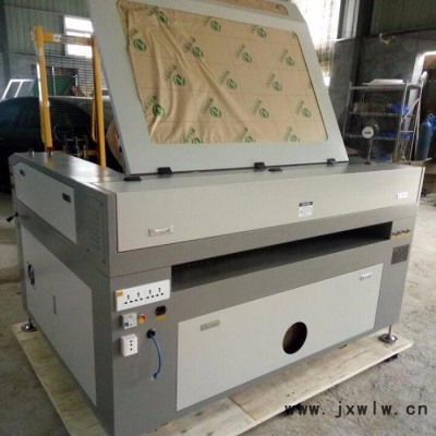 濟南德銳刻激光廠家低價直銷DRK6090激光雕刻機