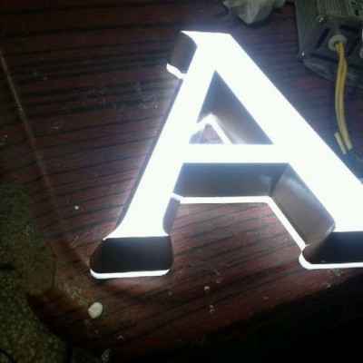 專業(yè)供應(yīng)LED廣告迷你發(fā)光字雕刻機 廣告迷你字雕刻機 亞克力雕刻