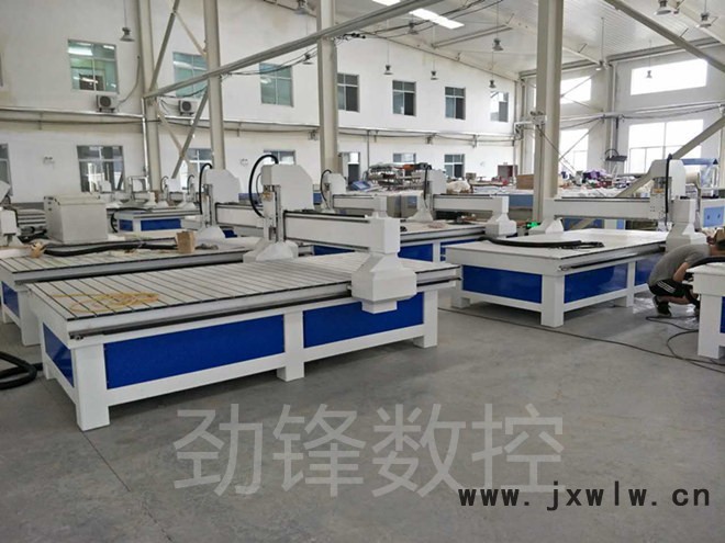 廣告浮雕雕刻機 廣告字體數(shù)控雕刻機 發(fā)泡板廣告雕刻機**