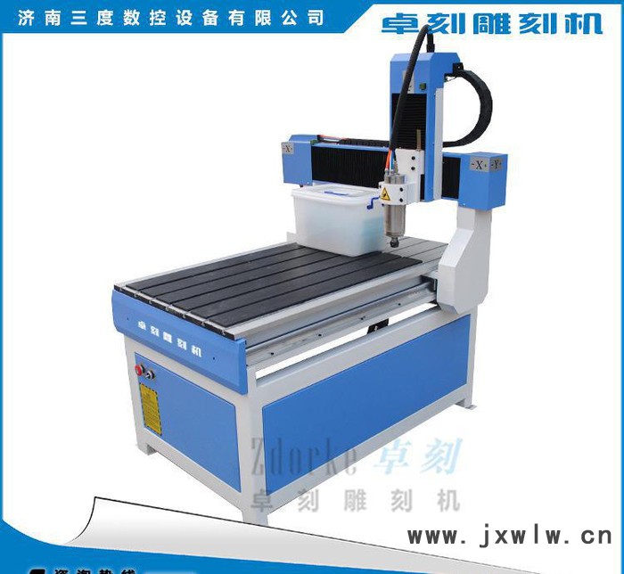 6090廣告雕刻機(jī) 雙色板科室牌胸牌雕刻機(jī) 免費培訓(xùn)