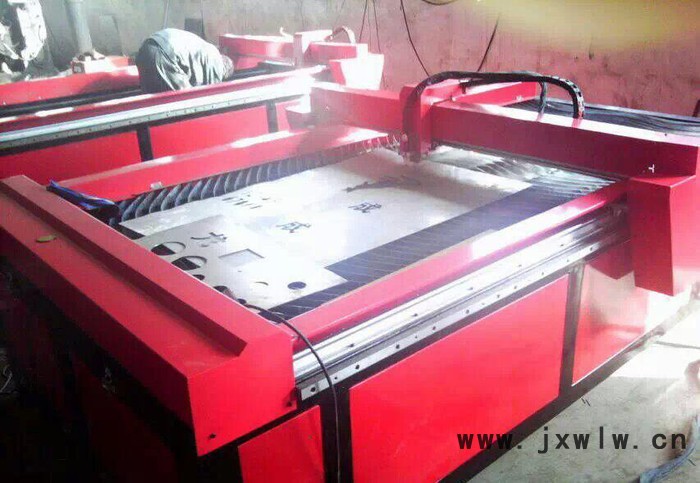 1325型數(shù)控等離子切割機(jī) 廣告數(shù)控等離子切割機(jī)