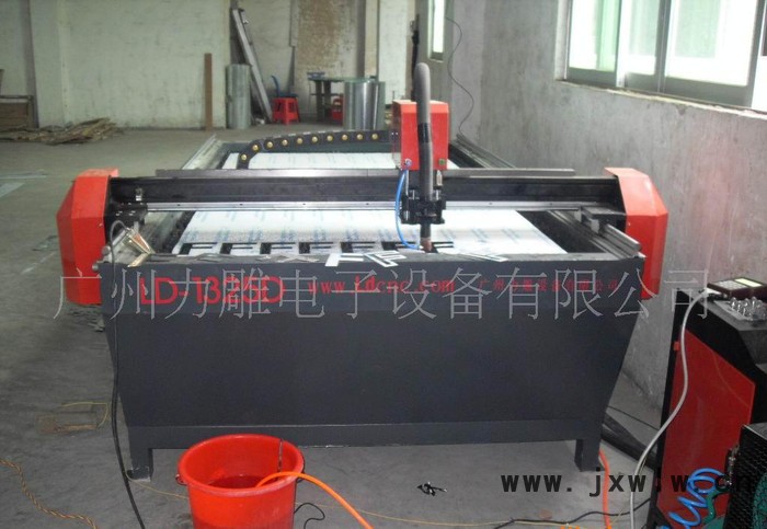 ,手柄控制金屬等離子切割機(jī)，高速切割機(jī)，高精度1325切割機(jī)