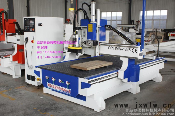 自動吸塵木工雕刻機 真空吸附數(shù)控廣告雕刻機 密度板數(shù)控雕刻機 亞克力雕刻機
