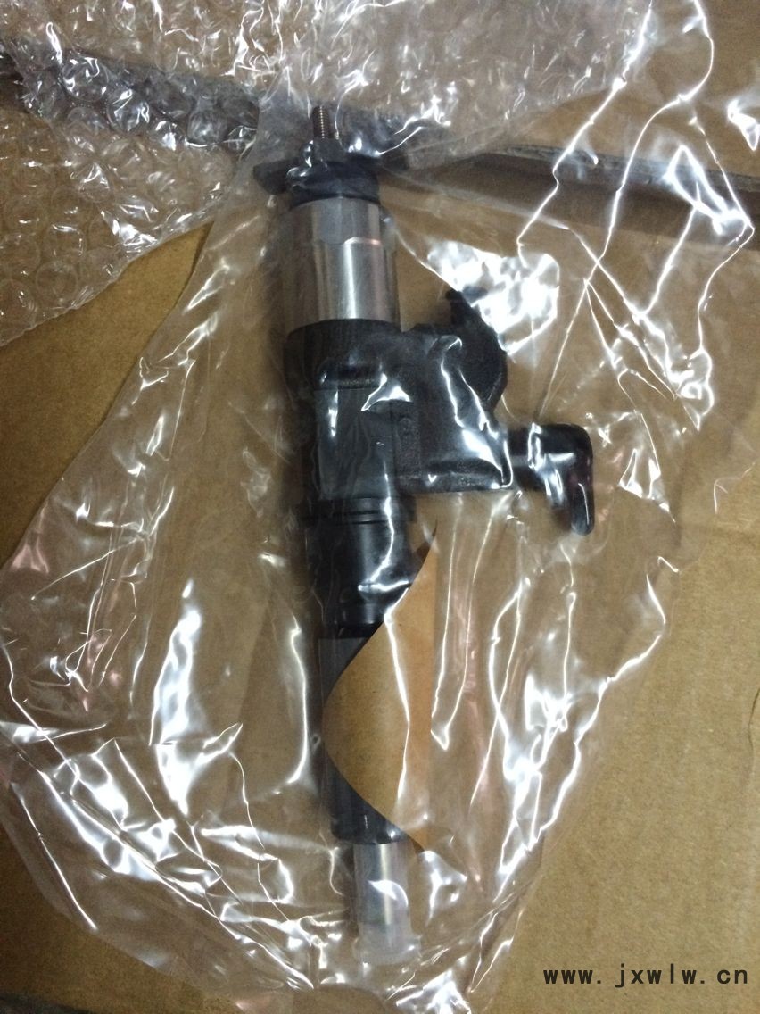 五十鈴發(fā)動(dòng)機(jī)配件噴油嘴總成