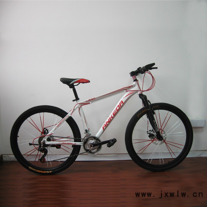自行車(chē)**批發(fā) 26寸21速山地車(chē) 賽冠變速器減震前叉 學(xué)生山地車(chē)促銷(xiāo)中