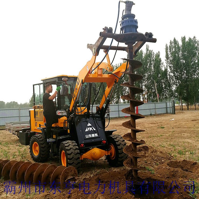 鏟車打坑機(jī)價(jià)格  樹坑鉆孔機(jī) 電線桿打坑機(jī)-4102發(fā)動(dòng)機(jī)鏟車挖坑機(jī) -水泥電線桿鉆孔機(jī).