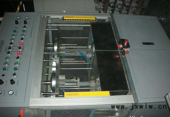 試漏機(jī)、1P90發(fā)動(dòng)機(jī)箱體水浸式檢漏機(jī)