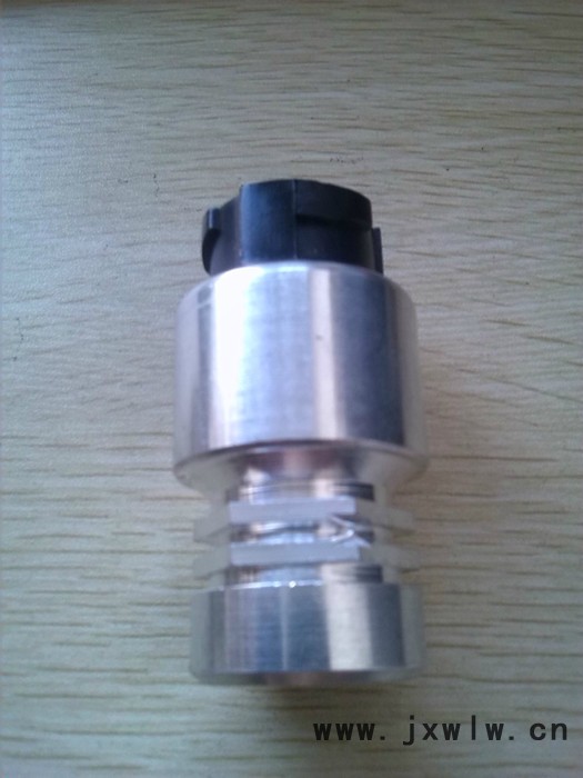 三一重工 上海日野發(fā)動機P11C轉速傳感器上海日野三一配件