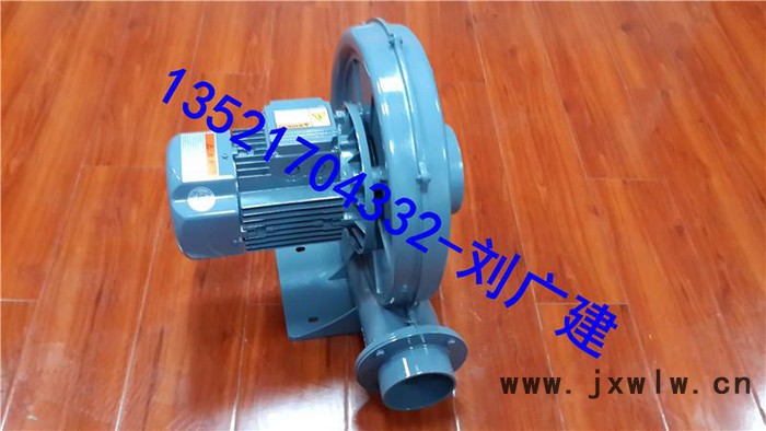 中壓透浦式鼓風(fēng)機(jī) 適用于：鋸末 塑料顆粒，干粉輸送， 粉末輸送，農(nóng)作物顆粒，煙氣回收 飼料輸送，排風(fēng)鍋爐送風(fēng)，吸料送料