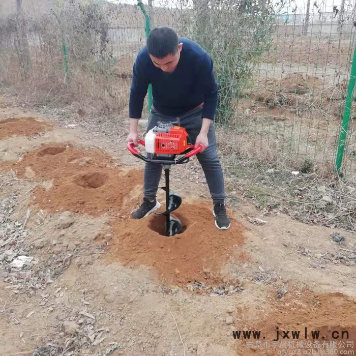 植樹挖穴機 300鉆頭四輪帶種樹打眼機 純汽油發(fā)動機挖穴機批發(fā)