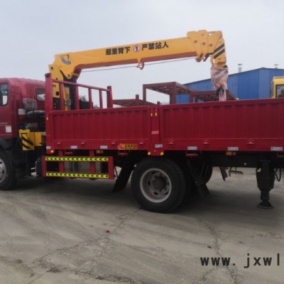 東風(fēng)5噸6.3噸8噸隨車吊貨箱長(zhǎng)度 6米 玉柴發(fā)動(dòng)機(jī) 國(guó)五汽車隨車吊
