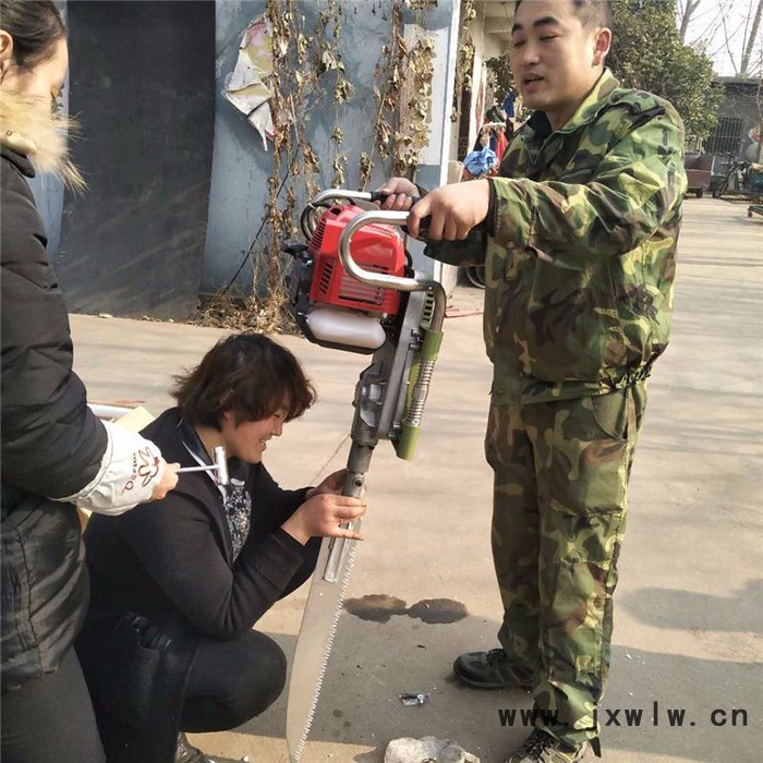 進口發(fā)動機二沖程汽油機挖樹機挖小樹苗的移苗機起樹機價格富興