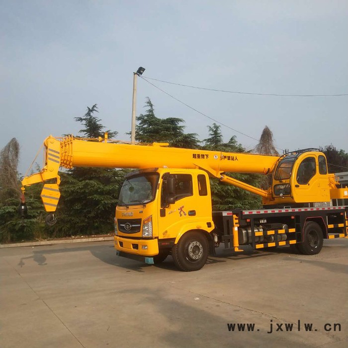 16噸汽車吊 唐駿16噸汽車吊 雙節(jié)支腿 玉柴發(fā)動機(jī) 濟(jì)寧吊車 全國售后
