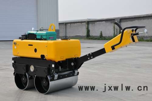 760kg柴油發(fā)動機(jī)機(jī)械傳動人力轉(zhuǎn)向定量液壓馬達(dá)手扶雙鋼輪壓路機(jī)路得威廠家品牌直銷