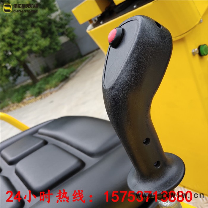 思拓瑞克ST2000 請為我轉(zhuǎn)身2噸全液壓振動壓路機 小型柴油三缸水冷洋馬發(fā)動機壓路機 瀝青管溝振動碾軋道機**價