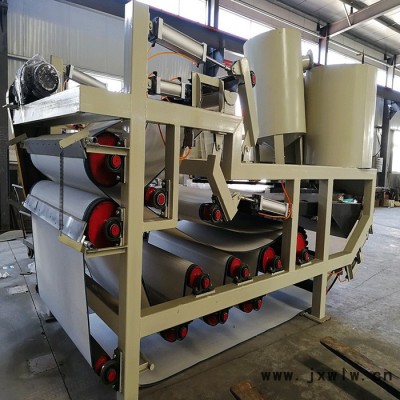 帶式壓濾機  固液分離設(shè)備  沙場污泥處理設(shè)備廠家  生活污泥處理設(shè)備  工業(yè)污泥處理設(shè)備
