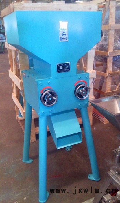 山東雙佳JMF3A精釀麥芽粉碎機，對輥麥芽粉碎機，啤酒專用粉碎設(shè)備