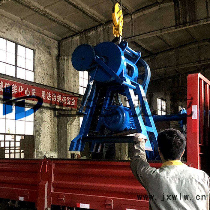 恒德610 小型破碎機  輪胎粉碎設(shè)備   輪胎破碎機磨膠粒機  輪胎粉碎機圖片