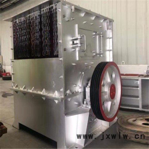 石灰石粉碎設備 錘式制砂機 箱式破碎制沙設備 制砂機生產(chǎn)廠家直供