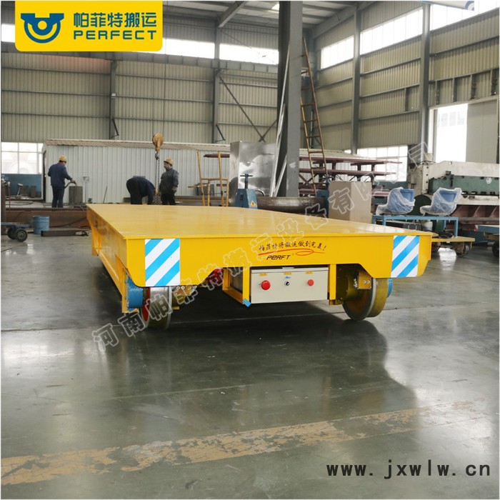 新鄉(xiāng)帕菲特 暖房設(shè)備運(yùn)輸車 3噸電動(dòng)軌道平板車高溫儲(chǔ)運(yùn)設(shè)備牽引小車定制
