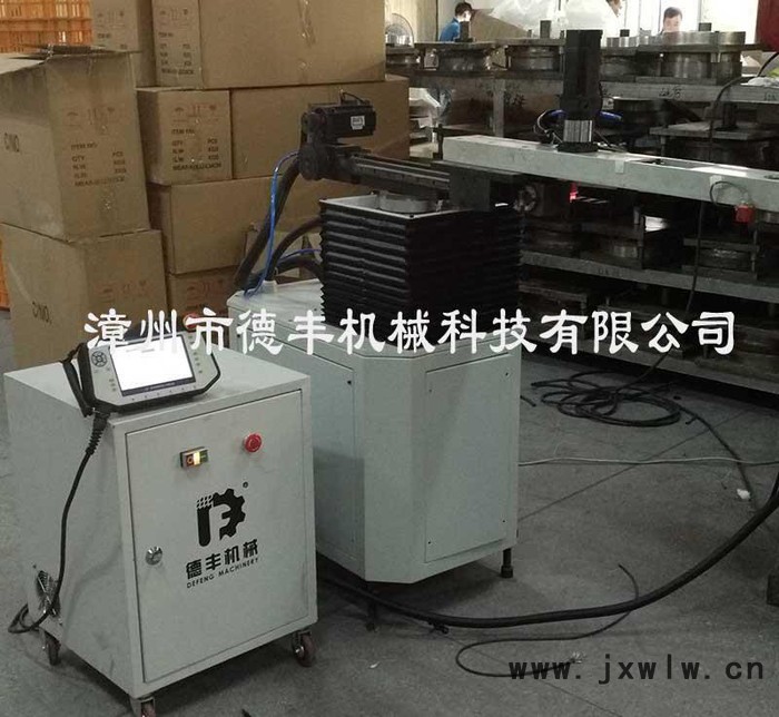 沖壓專用機(jī)械手 4軸機(jī)械手 德豐機(jī)械工業(yè)機(jī)器人