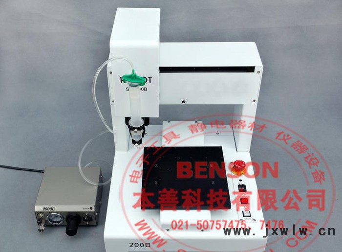 三軸自動點膠機器人又叫桌面自動點膠機器人，三軸工業(yè)機器人