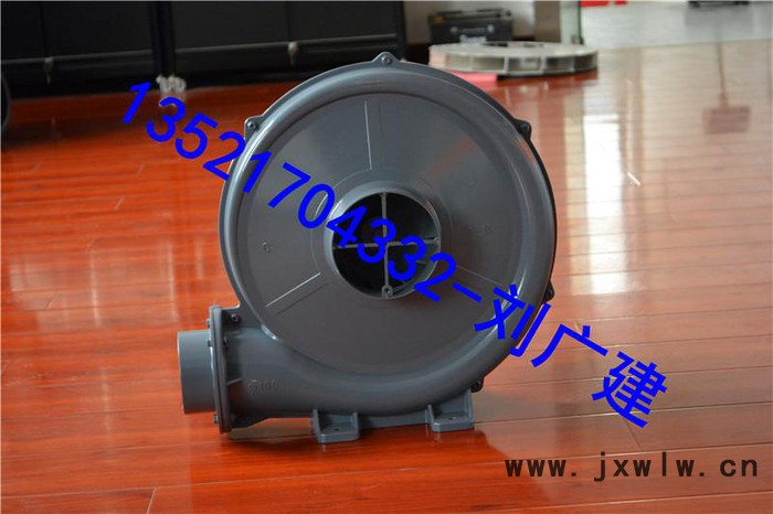 7.5kw中壓離心式鼓風(fēng)機(jī)產(chǎn)品用途：產(chǎn)品廣泛應(yīng)用于電子設(shè)備、UV設(shè)備、干燥設(shè)備、印刷機(jī)械設(shè)備、塑料機(jī)械設(shè)備、包裝機(jī)械